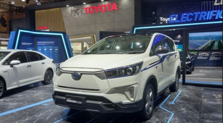 Extimasi Harga Innova Hybrid Mulai Rp 455 Juta!