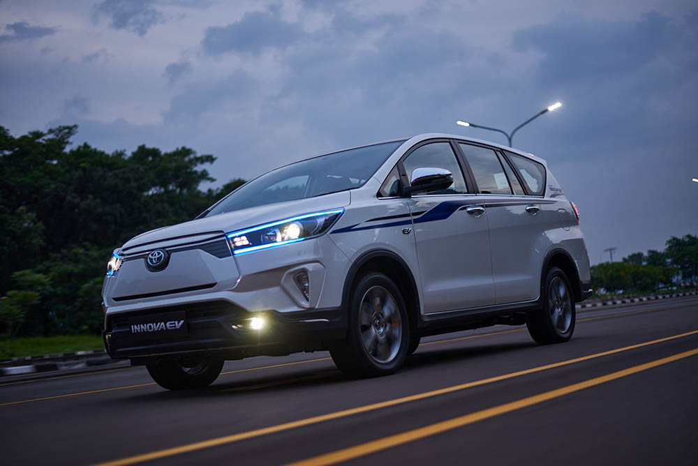 Yuk Intip Dulu Detailnya,Apakah Toyota Innova Hybrid Bisa Dipesan?