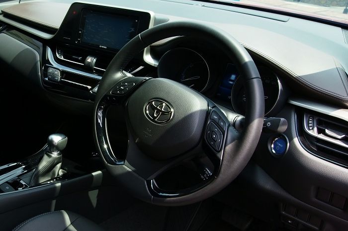Yuk, Simak 6 Penyebab Setir Mobil Anda Berat