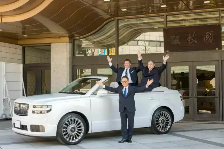 Toyota Buat Mobil Khusus Juara Sumo, Pertama & Satu-satunya di Tempat Gelobal